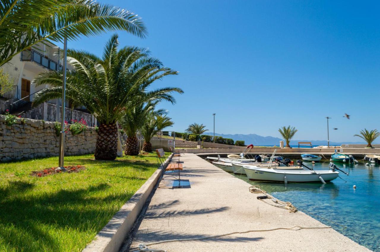 Apartments Ivica - Beachfront Drvenik  Exterior foto